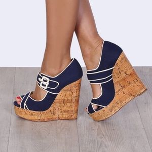 💎 NIB 💎 Christian Louboutin Cork Wedge Sandals - Gorgeous!